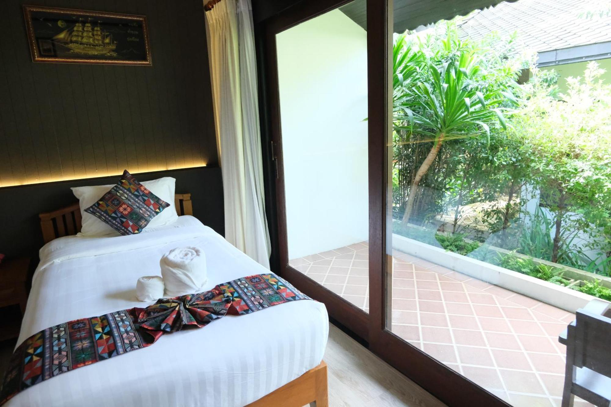 Vimarn Kaew Village And Resort Chiang Mai Bagian luar foto