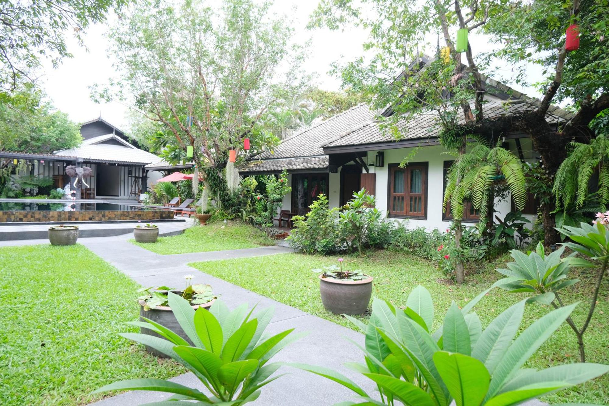 Vimarn Kaew Village And Resort Chiang Mai Bagian luar foto