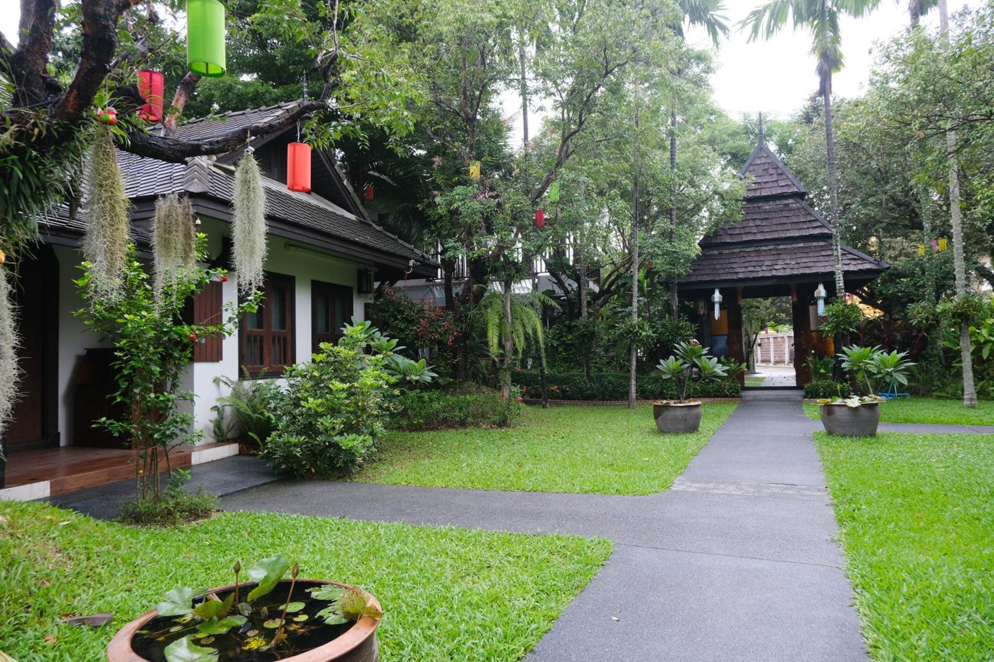 Vimarn Kaew Village And Resort Chiang Mai Bagian luar foto