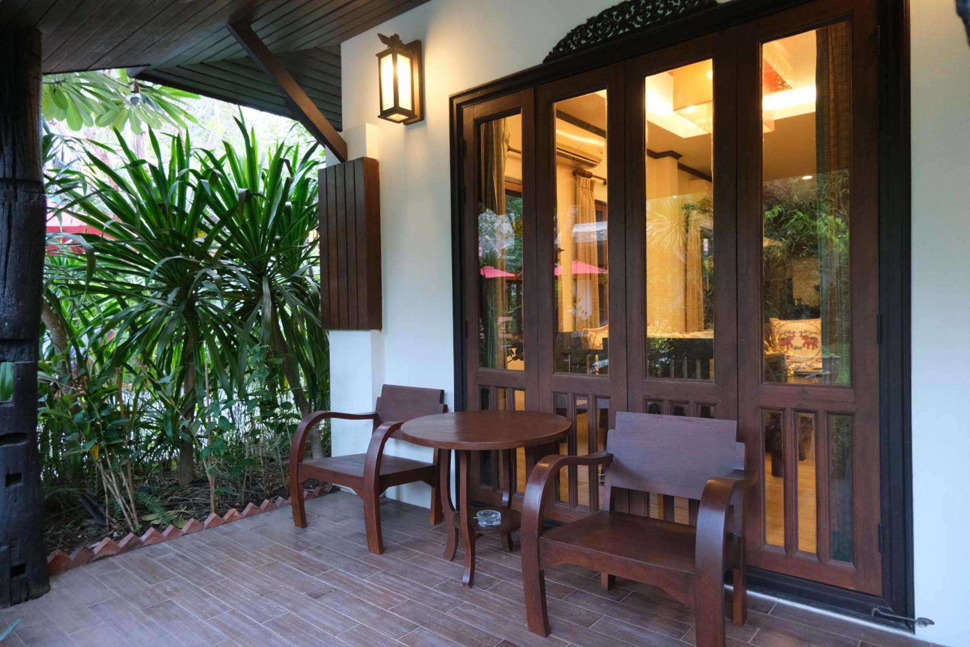 Vimarn Kaew Village And Resort Chiang Mai Bagian luar foto